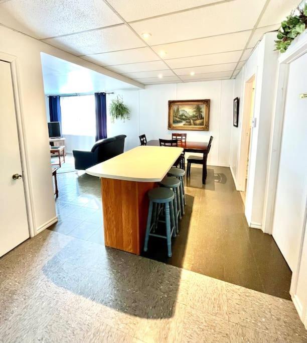 Les appartements du Vieil Édifice Métabetchouan Extérieur photo