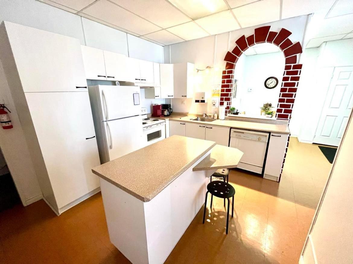 Les appartements du Vieil Édifice Métabetchouan Extérieur photo